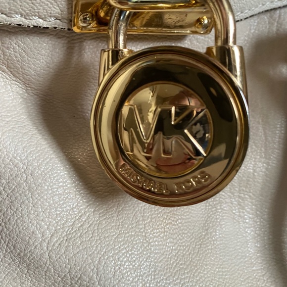 Michael-kors NORTH SOUTH hamilton embossed leather ivoryl shoulder bag - Picture 2 of 5